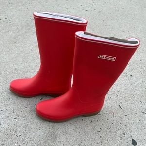 Waterproof boots Red Tretorn. NWOT size 38